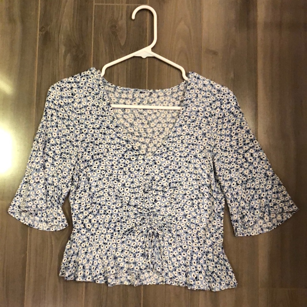 Cute blue floral crop top